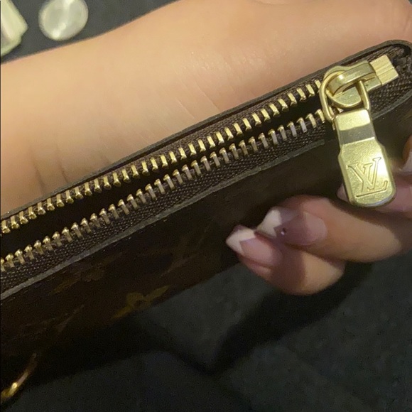 Authentic Louis Vuitton key pouch - Picture 2 of 4